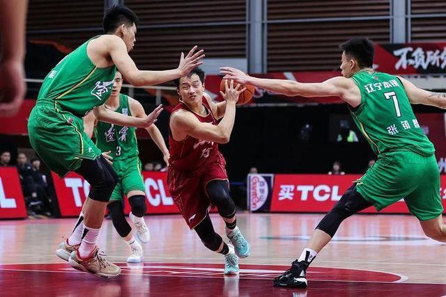 爱游戏官网-尼克斯绝杀湖人，郭艾伦关键制胜