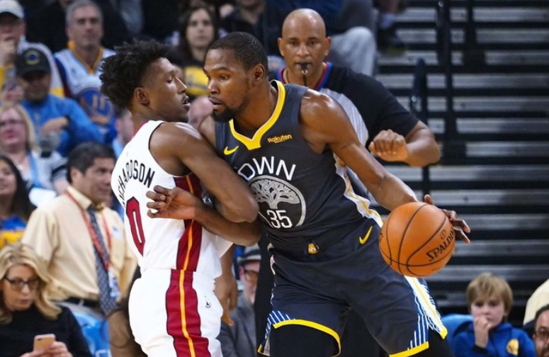 山东队险胜勇士，字母哥带队取胜