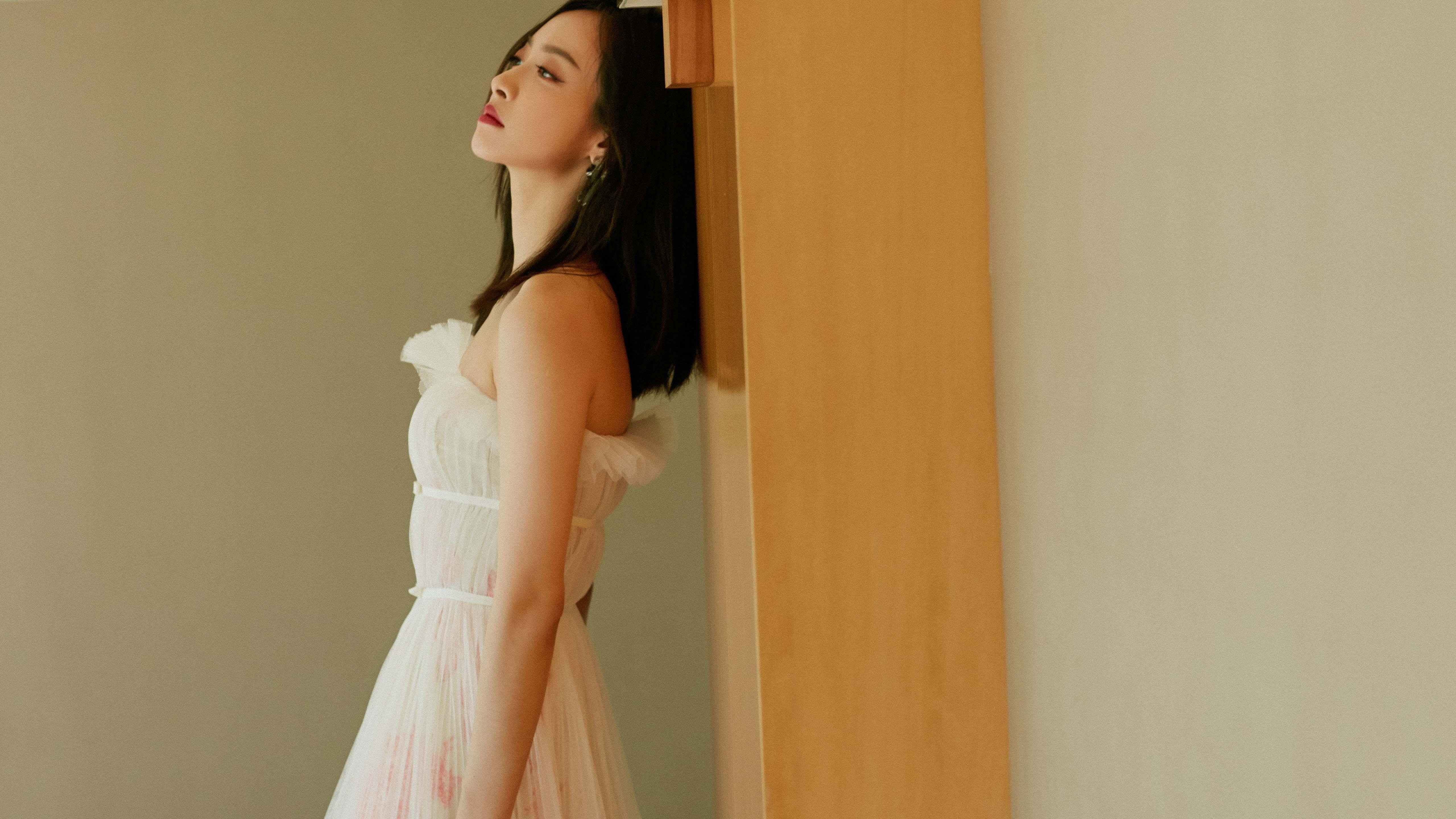 爱游戏tv-人形法则，伦纳德如何用沉默统治骑士与火箭的对决