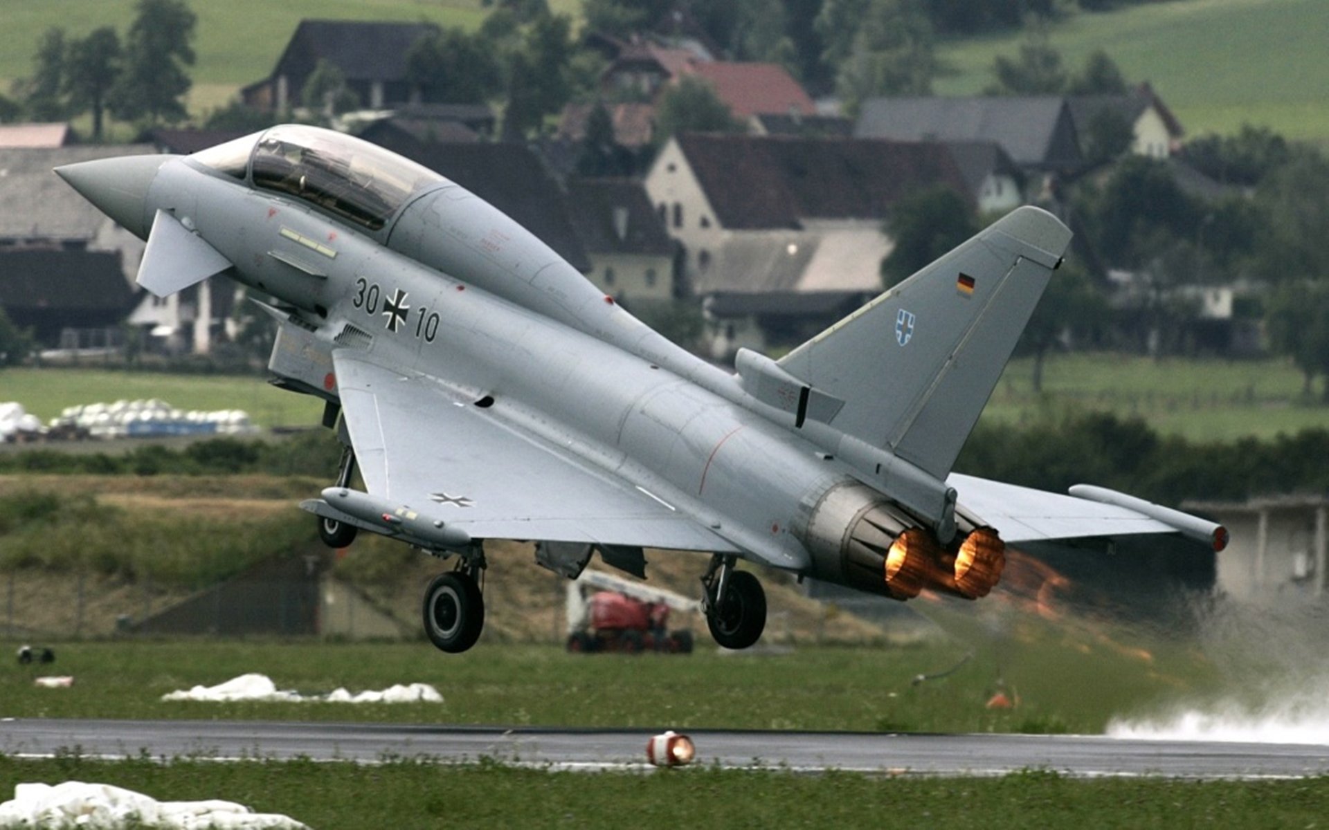 速度与激情的交响，F1街道赛焦点战映照76人险胜老鹰的竞技之光