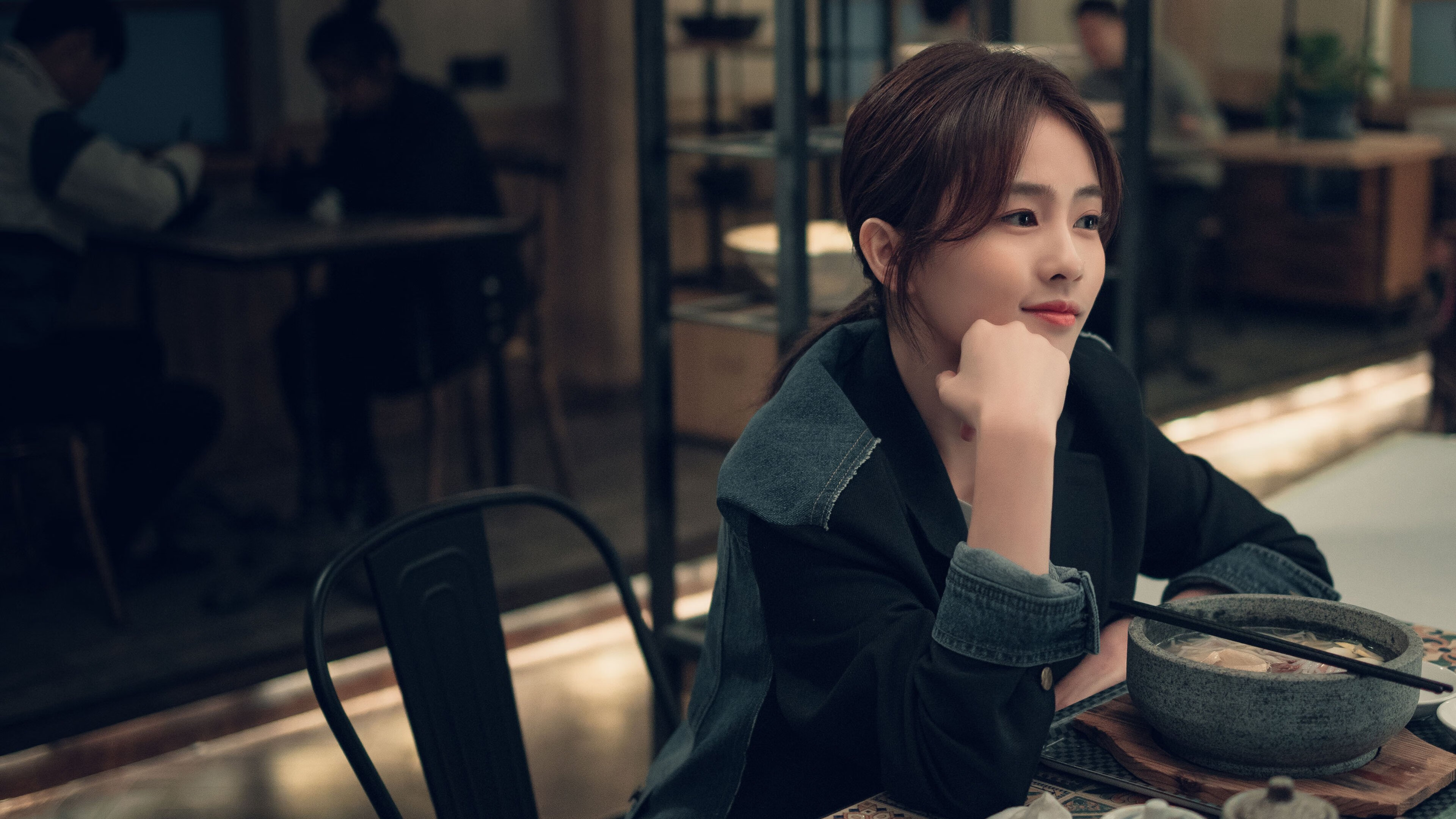 赛道与球场的交响,尼克斯如F1街道赛焦点战般硬仗击溃勇士