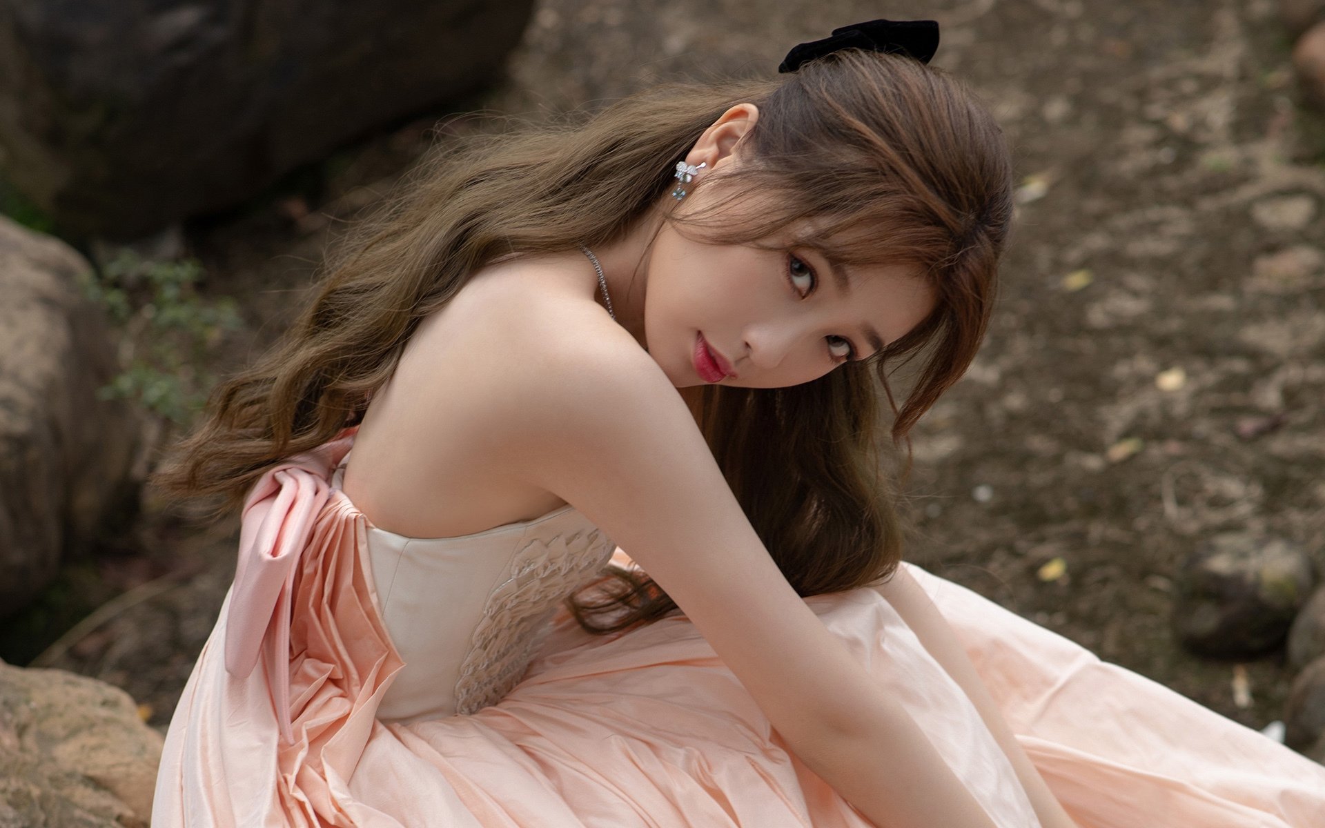 平行时空的竞技场，当德甲争冠战遇见CBA肉搏战